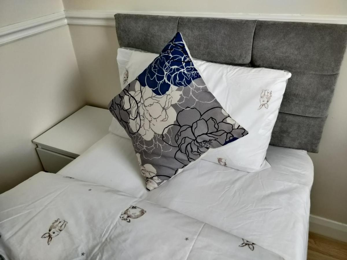 ホテル Beautiful House In Ruislip ノースウッド エクステリア 写真