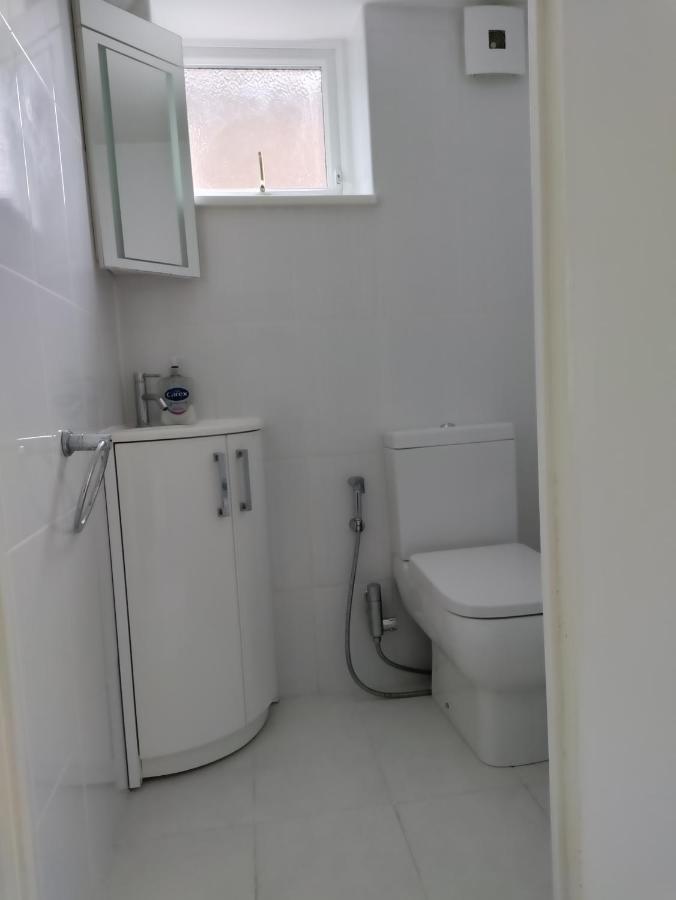 ホテル Beautiful House In Ruislip ノースウッド エクステリア 写真