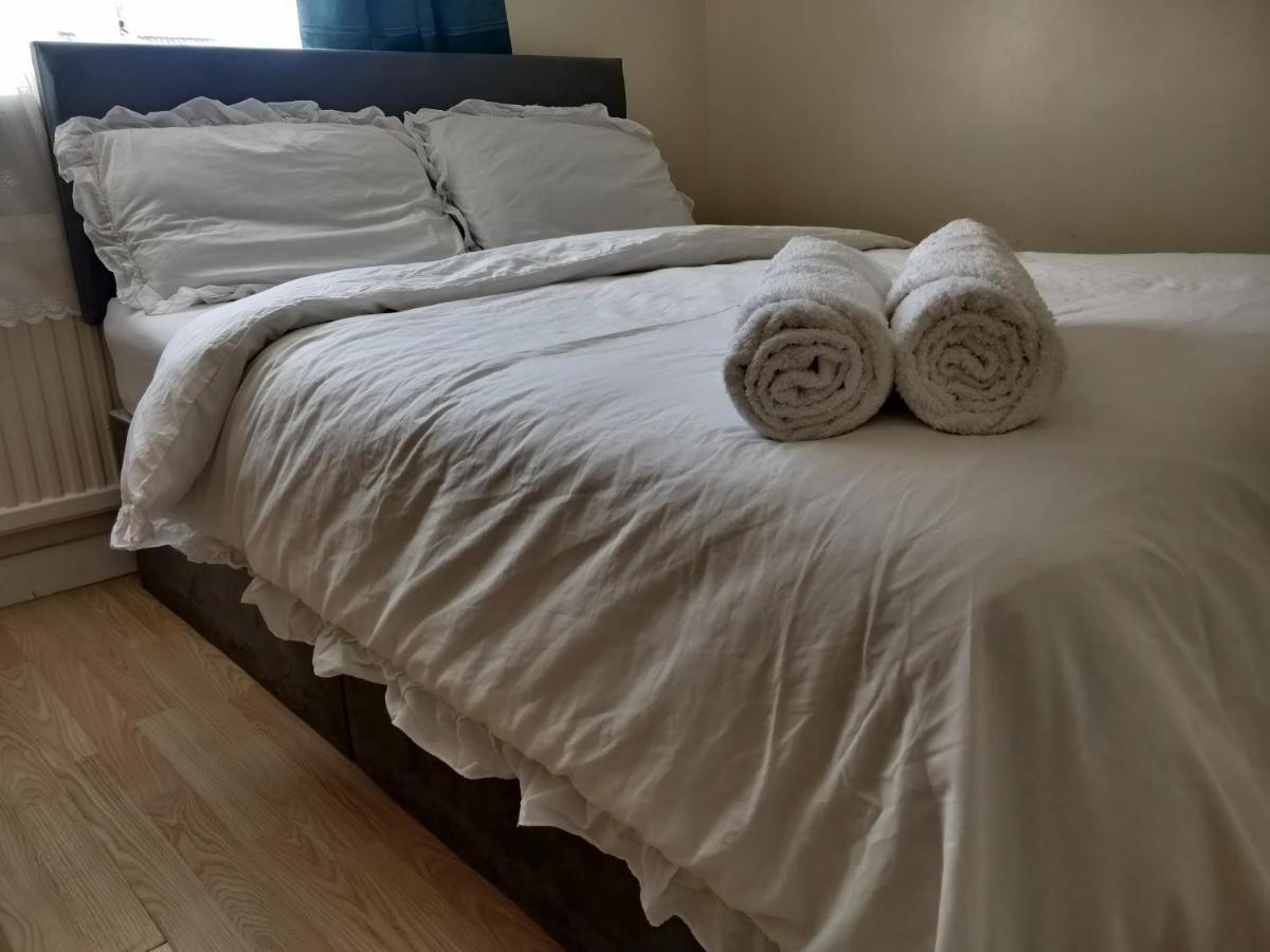 ホテル Beautiful House In Ruislip ノースウッド エクステリア 写真